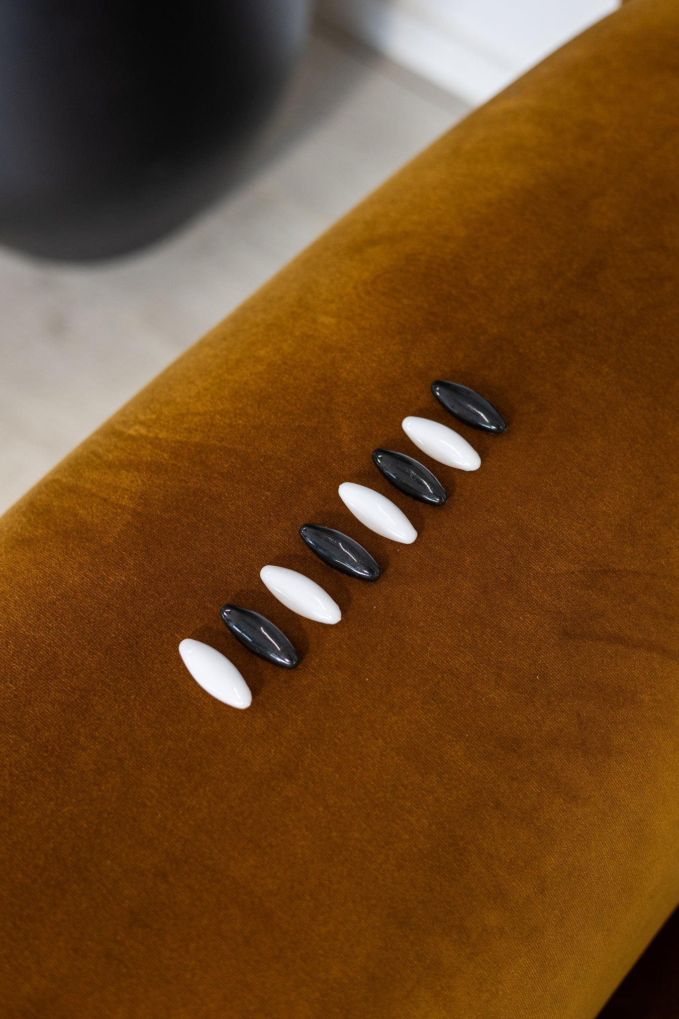 Matte Oval Hijab Pins – Black & White Set (12-pack)